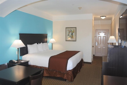 Baymont by Wyndham Galveston image 17