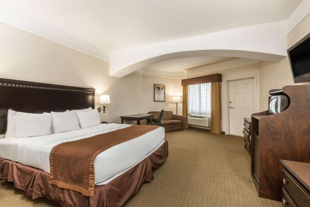 Baymont by Wyndham Galveston Image 26
