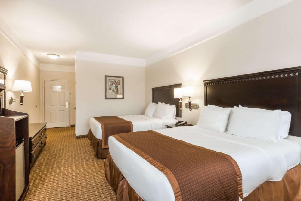 Baymont by Wyndham Galveston Image 27