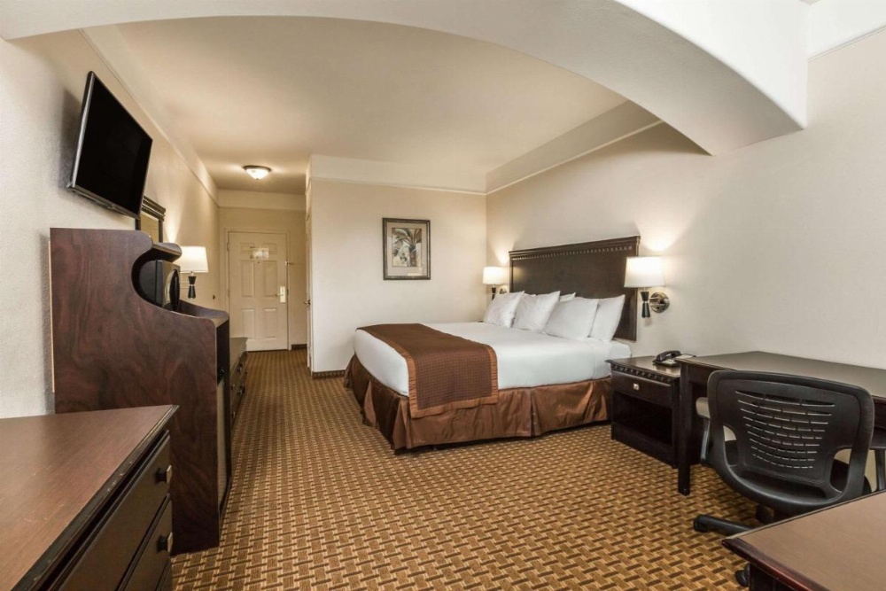 Baymont by Wyndham Galveston Image 29
