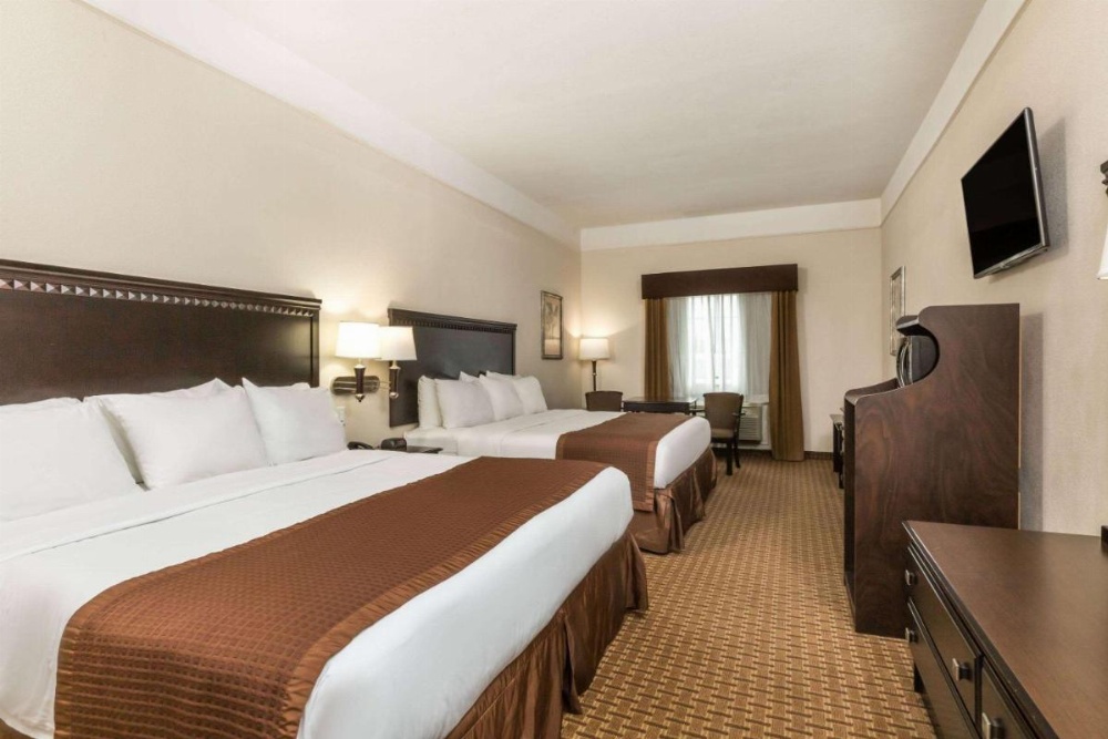 Baymont by Wyndham Galveston Image 31