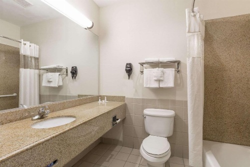 Baymont by Wyndham Galveston image 6